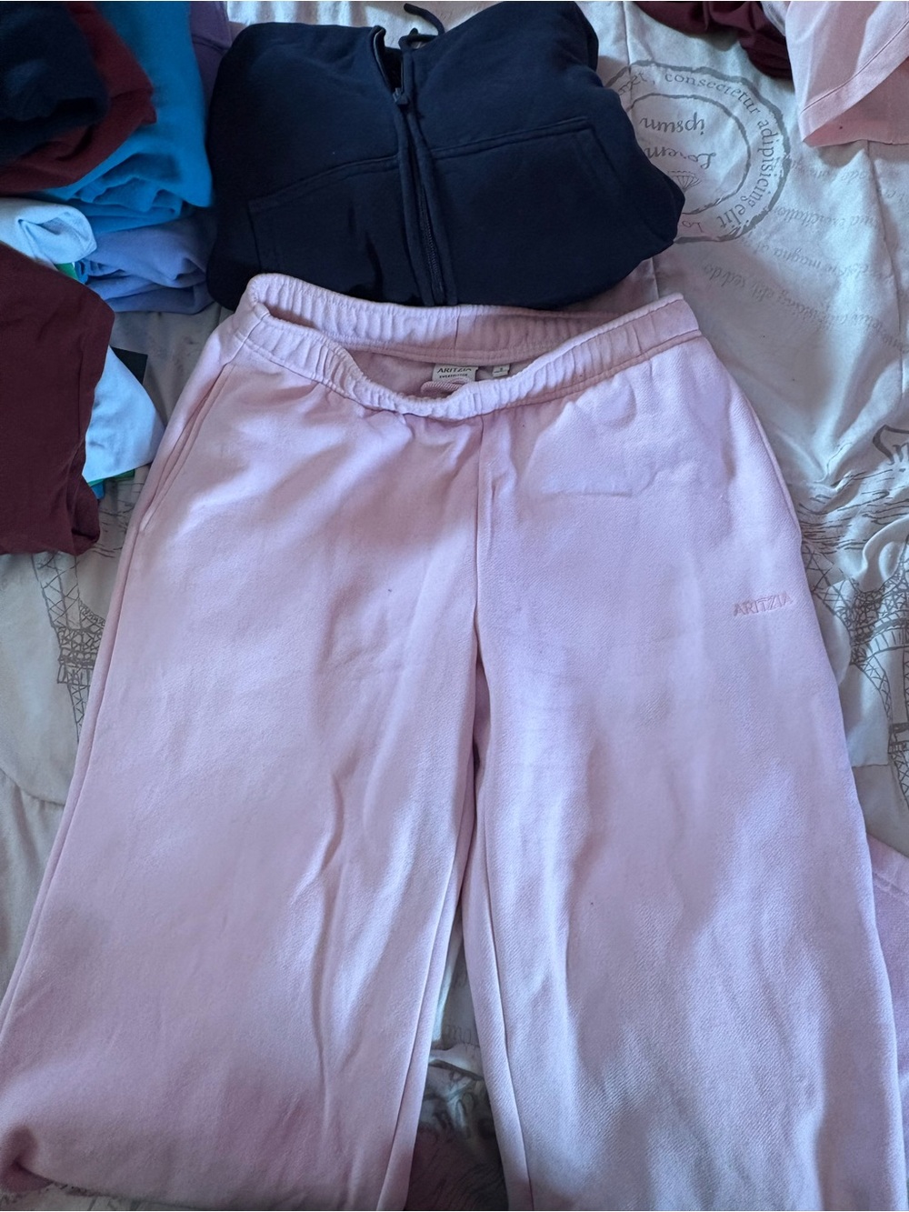 Aritzia Sweatpants – Light Pink - Picture 9 of 12